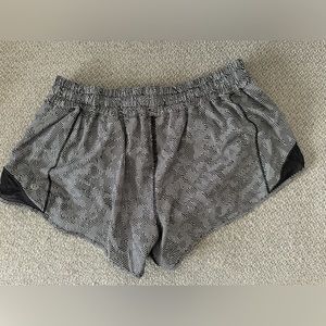 Lululemon seawheeze 2020 short, never worn, size 10